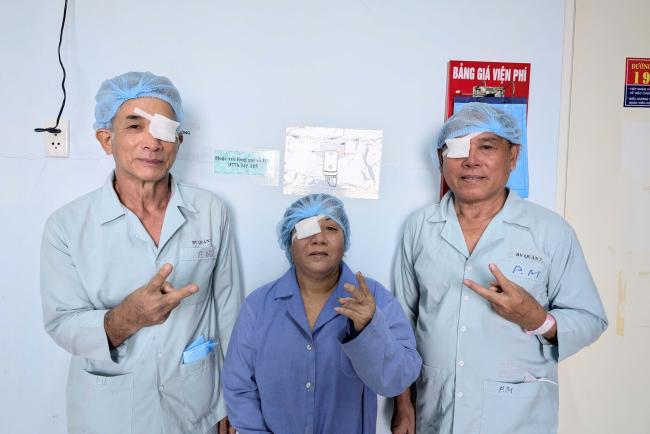  LAN TỎA ÁNH SÁNG – PHẪU THUẬT PHACO MIỄN PHÍ CHO CÁC ĐỐI TƯỢNG CHÍNH SÁCH VÀ HỘ GIA ĐÌNH KHÓ KHĂN 