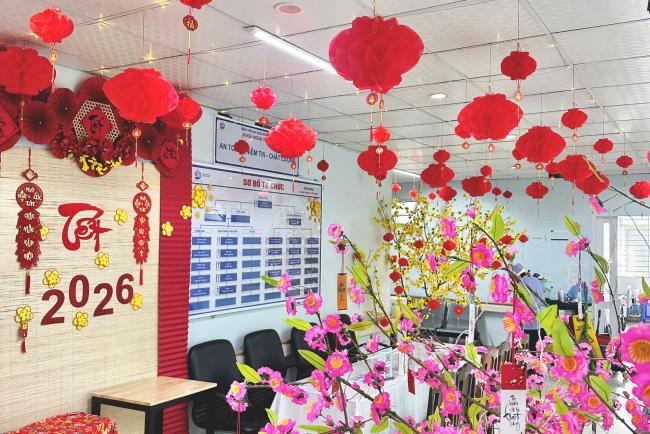 RỘN RÀNG SẮC XUÂN – KHÔNG KHÍ CHUẨN BỊ ĐÓN TẾT TẠI BỆNH VIỆN